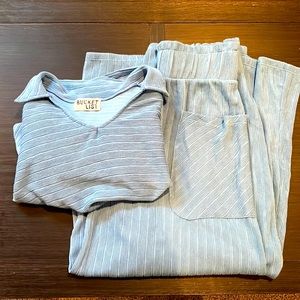 Never worn lounge wear set! Super cute and flowy, perfect for spring/summer.